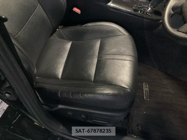 Toyota KLUGER HYBRID 2013-04 8816370-8