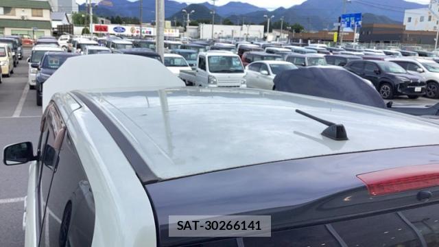 Nissan LAFESTA 2005-06 8813679-3
