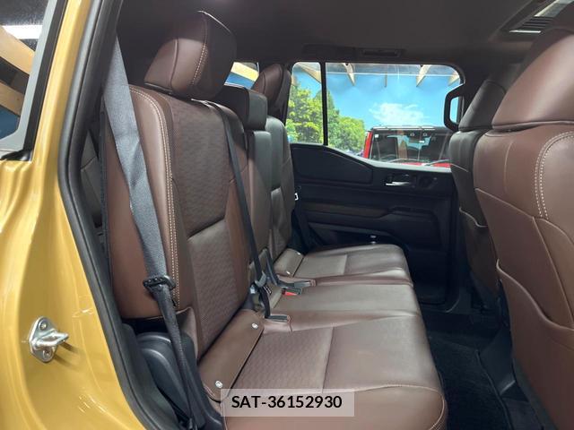 Toyota Land Cruiser 250 2024-11 8812639-11