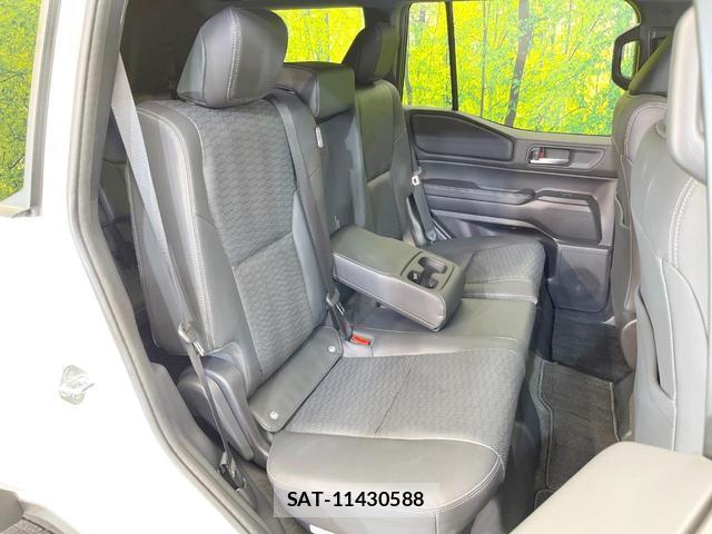 Toyota Land Cruiser 250 2024-11 8814847-8