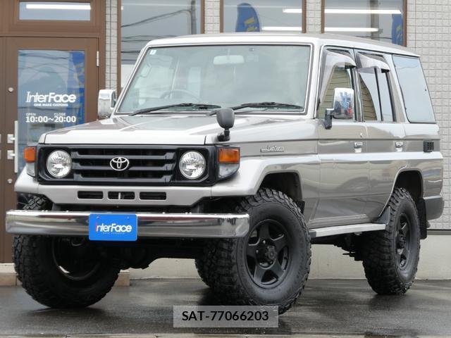 Toyota Land Cruiser 70 2000-12 8812907-0