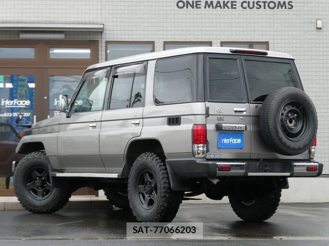 Toyota Land Cruiser 70 2000-12 8812907-10