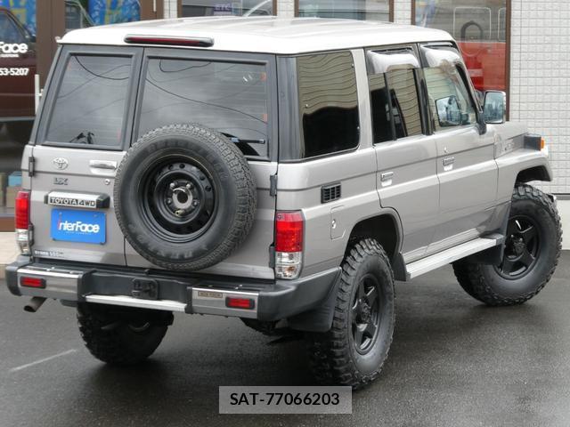 Toyota Land Cruiser 70 2000-12 8812907-14