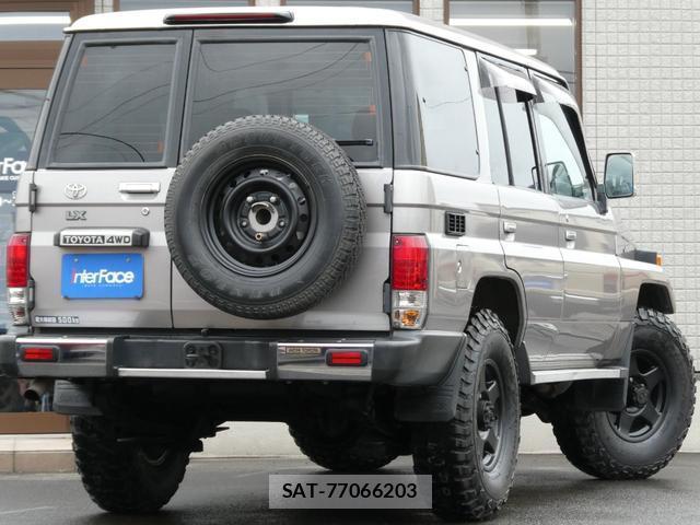 Toyota Land Cruiser 70 2000-12 8812907-15