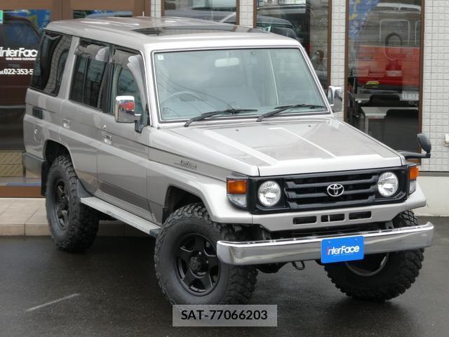 Toyota Land Cruiser 70 2000-12 8812907-5