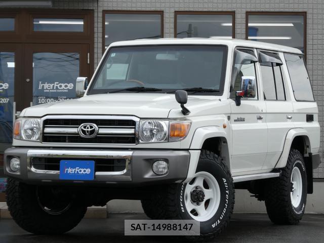 Toyota Land Cruiser 70 2015-12 8812908-0