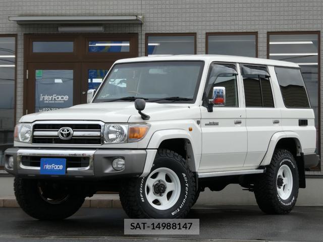 Toyota Land Cruiser 70 2015-12 8812908-1
