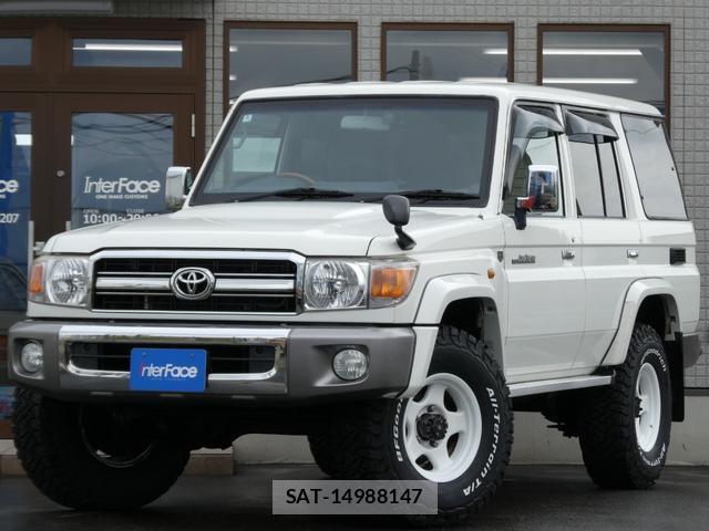 Toyota Land Cruiser 70 2015-12 8812908-2