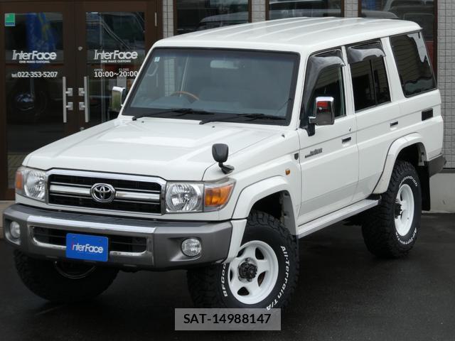 Toyota Land Cruiser 70 2015-12 8812908-3