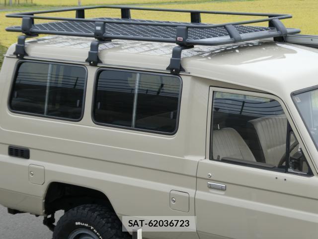 Toyota Land Cruiser 70 2015-08 8812910-3