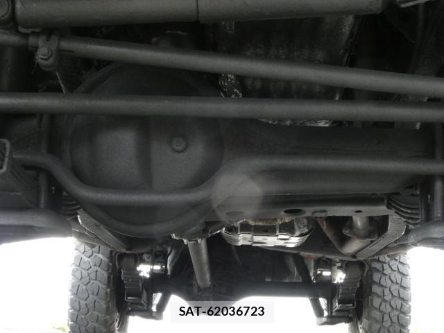 Toyota Land Cruiser 70 2015-08 8812910-6