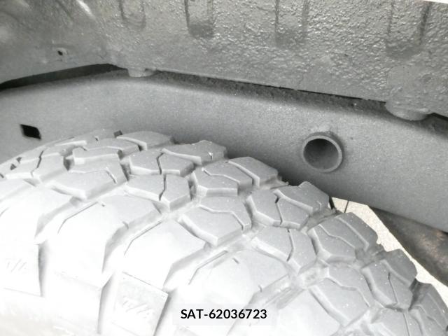 Toyota Land Cruiser 70 2015-08 8812910-8