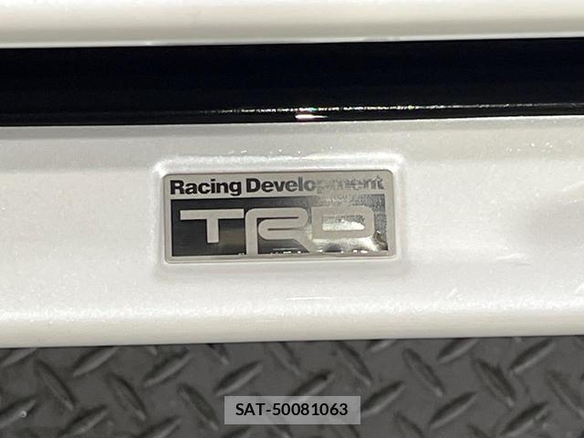Toyota LAND CRUISER PRADO 2023-02 8812890-4