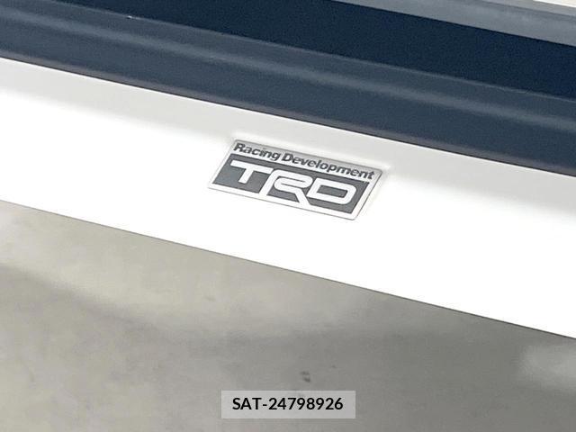 Toyota LAND CRUISER PRADO 2018-05 8813170-2