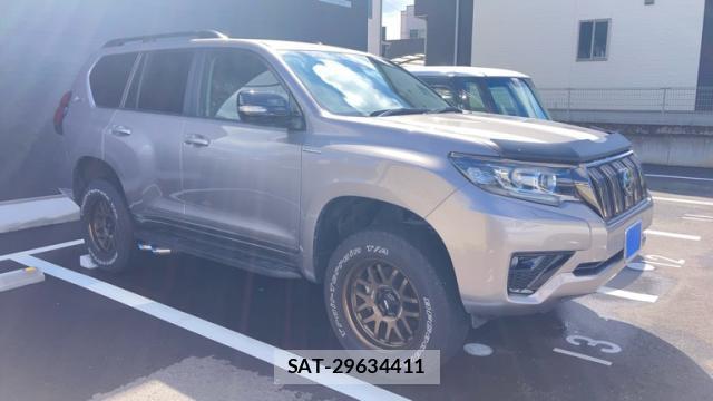 Toyota LAND CRUISER PRADO 2022-08 8813395-1