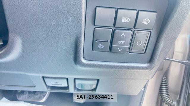 Toyota LAND CRUISER PRADO 2022-08 8813395-18