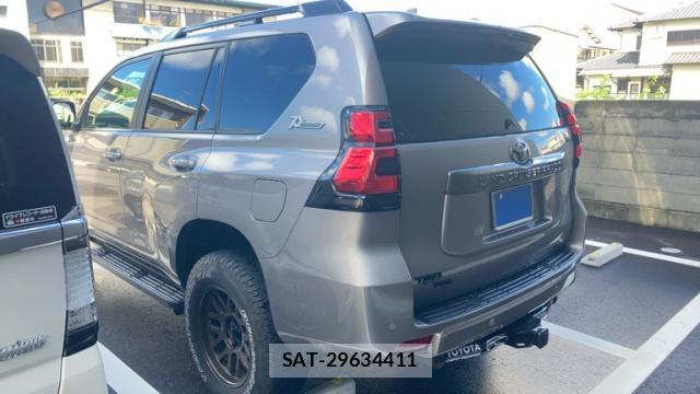 Toyota LAND CRUISER PRADO 2022-08 8813395-2