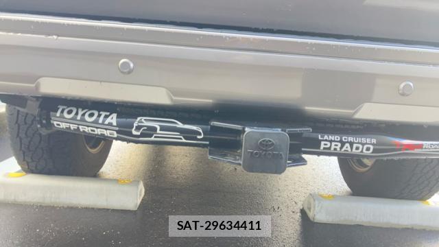 Toyota LAND CRUISER PRADO 2022-08 8813395-3