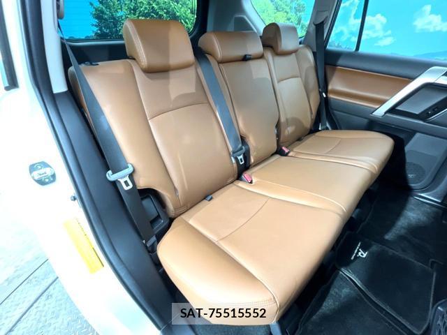 Toyota LAND CRUISER PRADO 2022-04 8815071-8