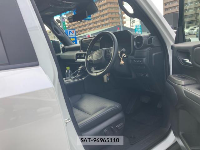 Toyota LAND CRUISER 2025-09 8812405-10