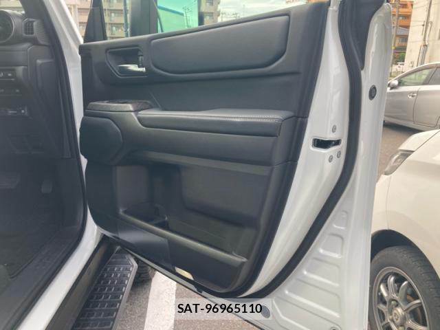 Toyota LAND CRUISER 2025-09 8812405-9