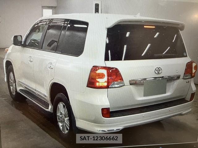 Toyota LAND CRUISER 2012-06 8812715-2