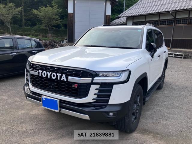 Toyota LAND CRUISER 2024-04 8813262-1