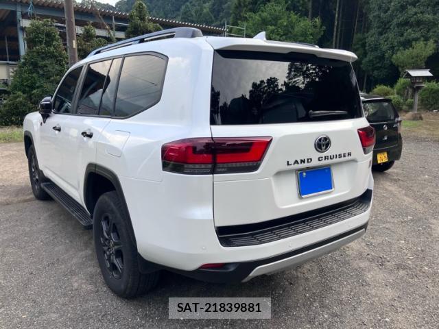 Toyota LAND CRUISER 2024-04 8813262-12