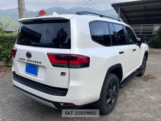 Toyota LAND CRUISER 2024-04 8813262-13