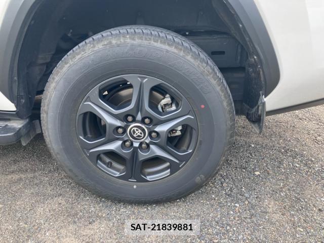 Toyota LAND CRUISER 2024-04 8813262-3