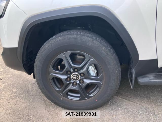 Toyota LAND CRUISER 2024-04 8813262-4