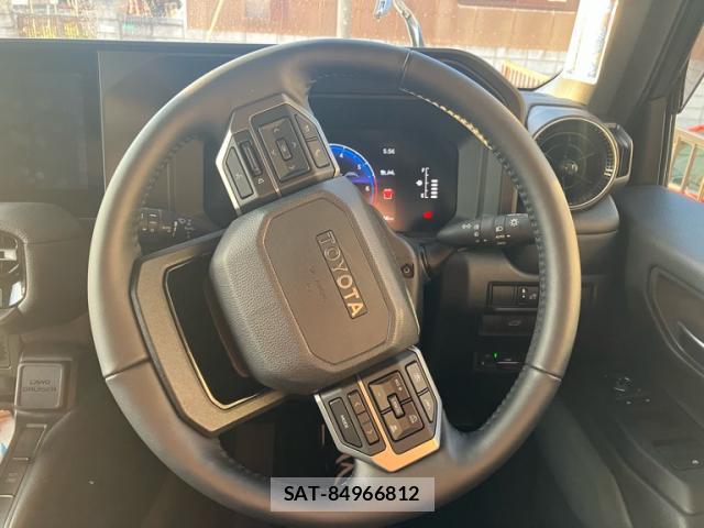 Toyota LAND CRUISER 2025-06 8813544-5