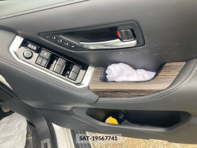 Toyota LAND CRUISER 2023-03 8813647-11