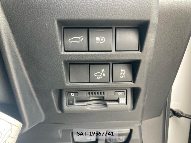 Toyota LAND CRUISER 2023-03 8813647-18