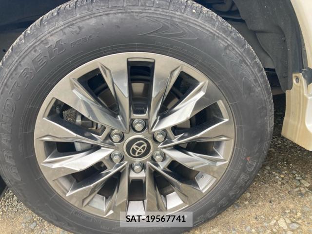 Toyota LAND CRUISER 2023-03 8813647-5