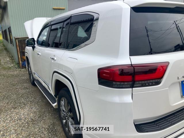 Toyota LAND CRUISER 2023-03 8813647-7