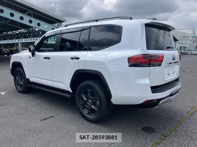 Toyota LAND CRUISER 2023-12 8813931-1