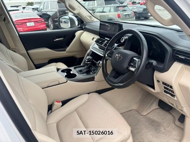 Toyota LAND CRUISER 2025-07 8814948-5