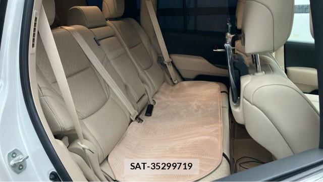 Toyota LAND CRUISER 2025-07 8815519-6