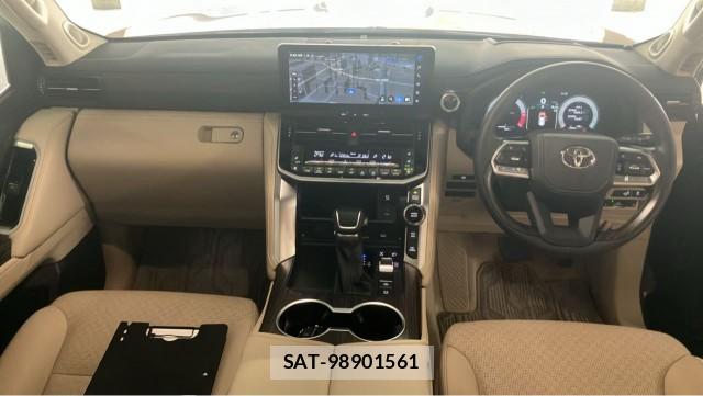 Toyota LAND CRUISER 2025-04 8815551-2