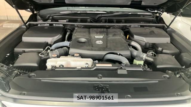 Toyota LAND CRUISER 2025-04 8815551-7