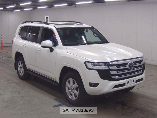 Toyota LAND CRUISER 2024-02 8816017-0