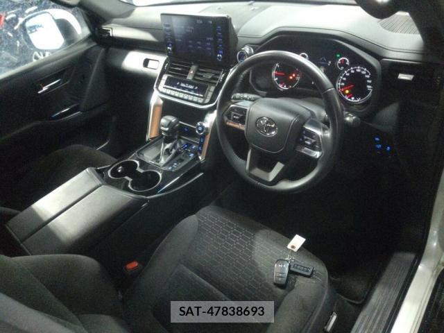 Toyota LAND CRUISER 2024-02 8816017-2