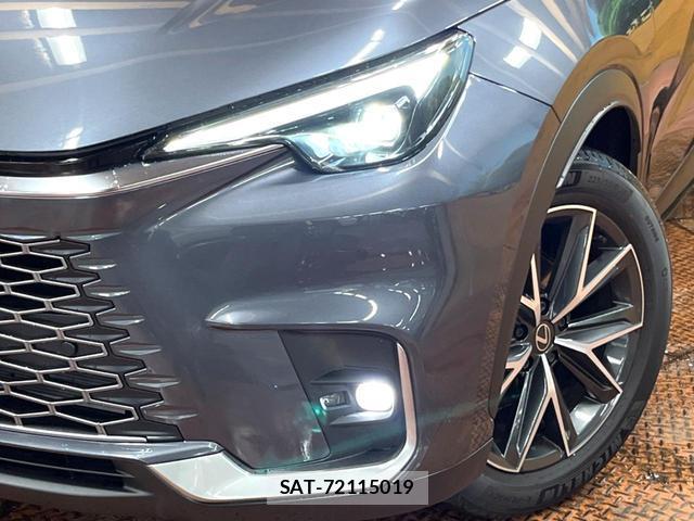 Lexus LBX 2025-09 8812649-11