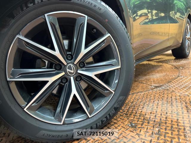Lexus LBX 2025-09 8812649-12