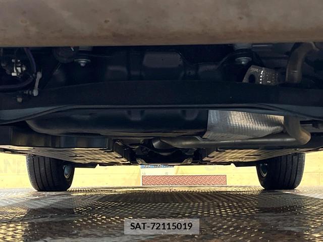 Lexus LBX 2025-09 8812649-18