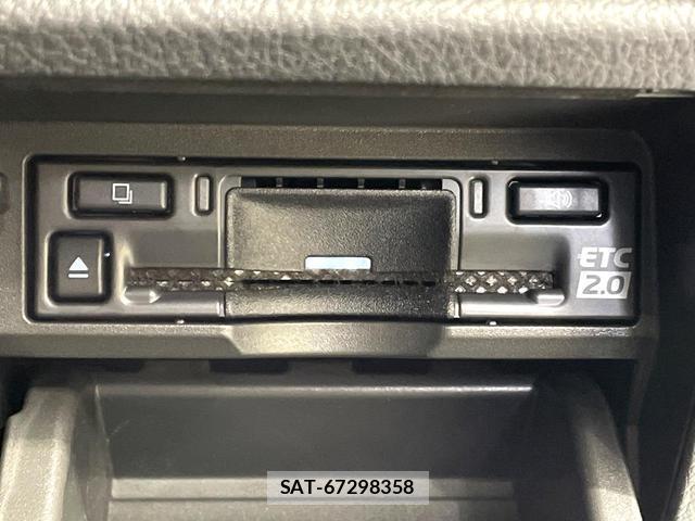 Lexus LBX 2025-04 8813181-8