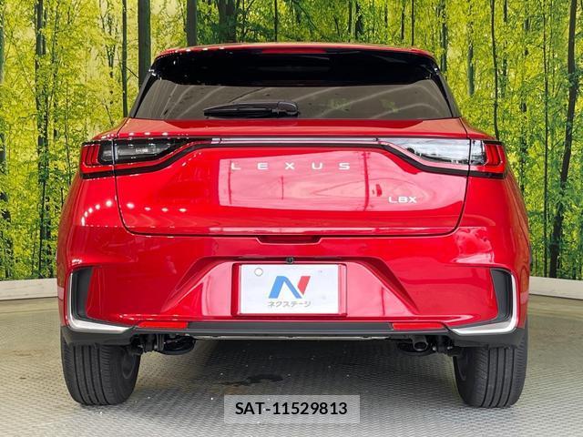Lexus LBX 2024-11 8814247-14