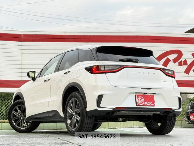 Lexus LBX 2024-07 8814697-3
