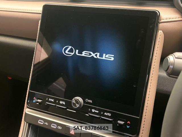 Lexus LBX 2025-09 8817521-2